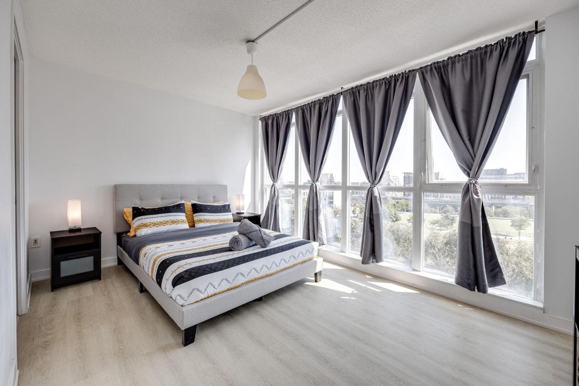 3Bdrm Lake View Condo In 토론토 외부 사진