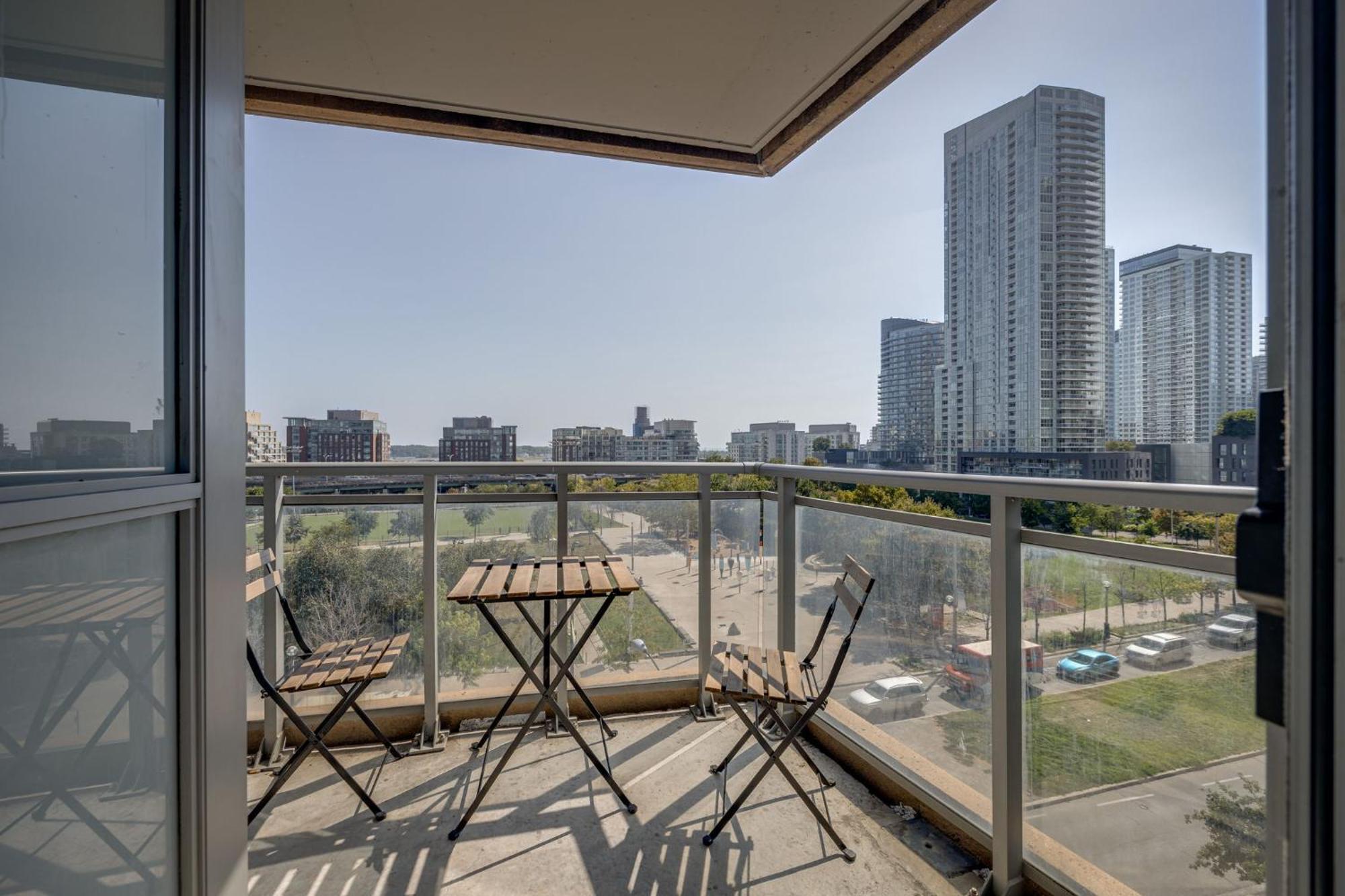 3Bdrm Lake View Condo In 토론토 외부 사진